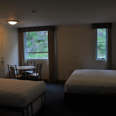 Отель Jenolan Caves House Экстерьер фото