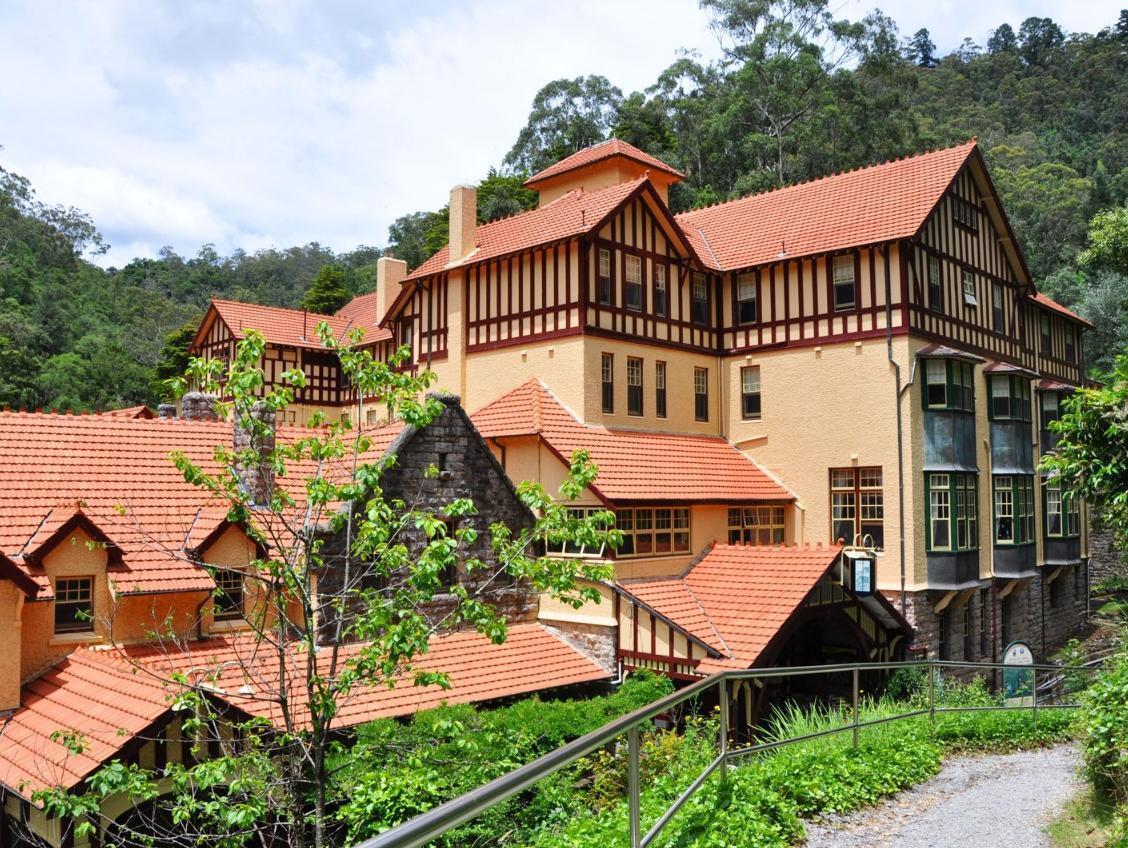 Отель Jenolan Caves House Экстерьер фото